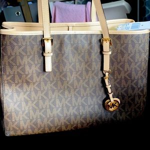 Brand new /Never used MK BAG W tags still attached
